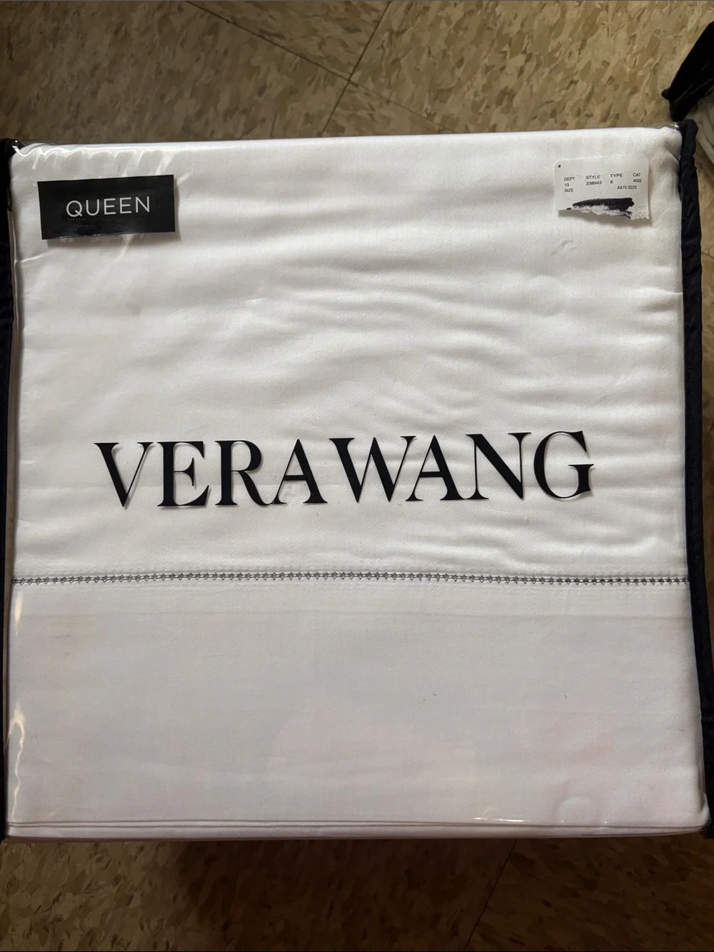 Vera Wang White Queen Sheet Set with Contrast Trim